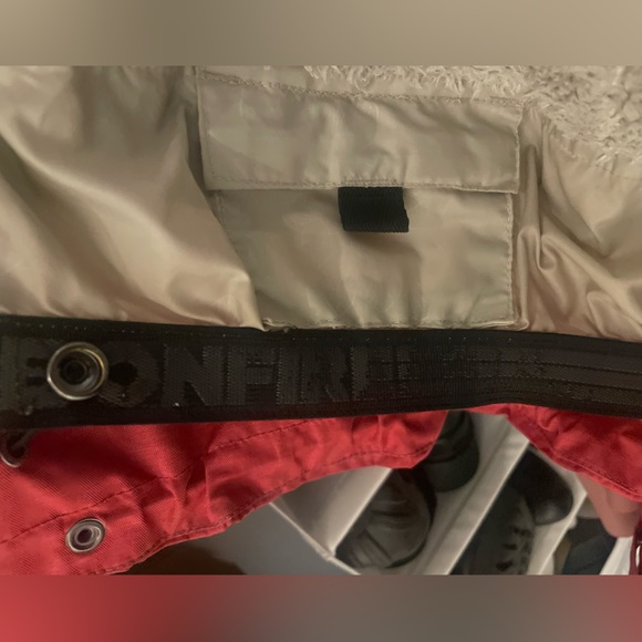 Womens ski/snowboarding jacket. Bonfire. Size medium, fit loose (I’m a small). - Picture 3 of 3